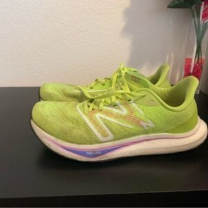 New Balance Women's Lime Green bright Athletic Shoes size 10